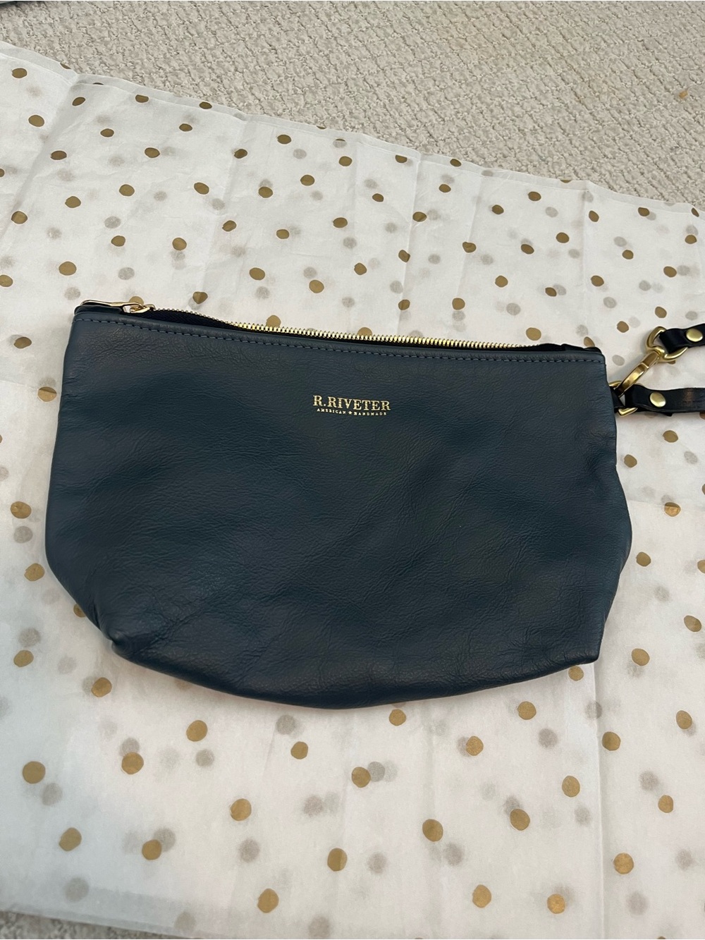 R. Riveter Deep Green Leather Wristlet Clutch - Picture 4 of 14